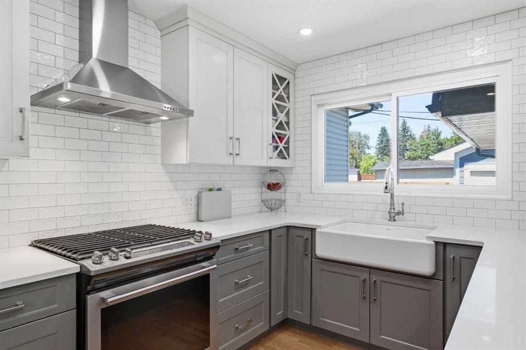 5008 Valiant Drive Nw, Calgary, AB