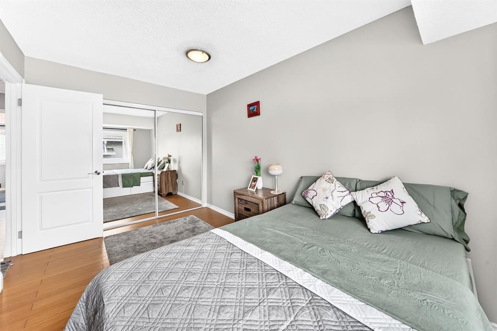 84-6915 Ranchview Drive Nw, Calgary, AB - Indoor Photo Showing Bedroom