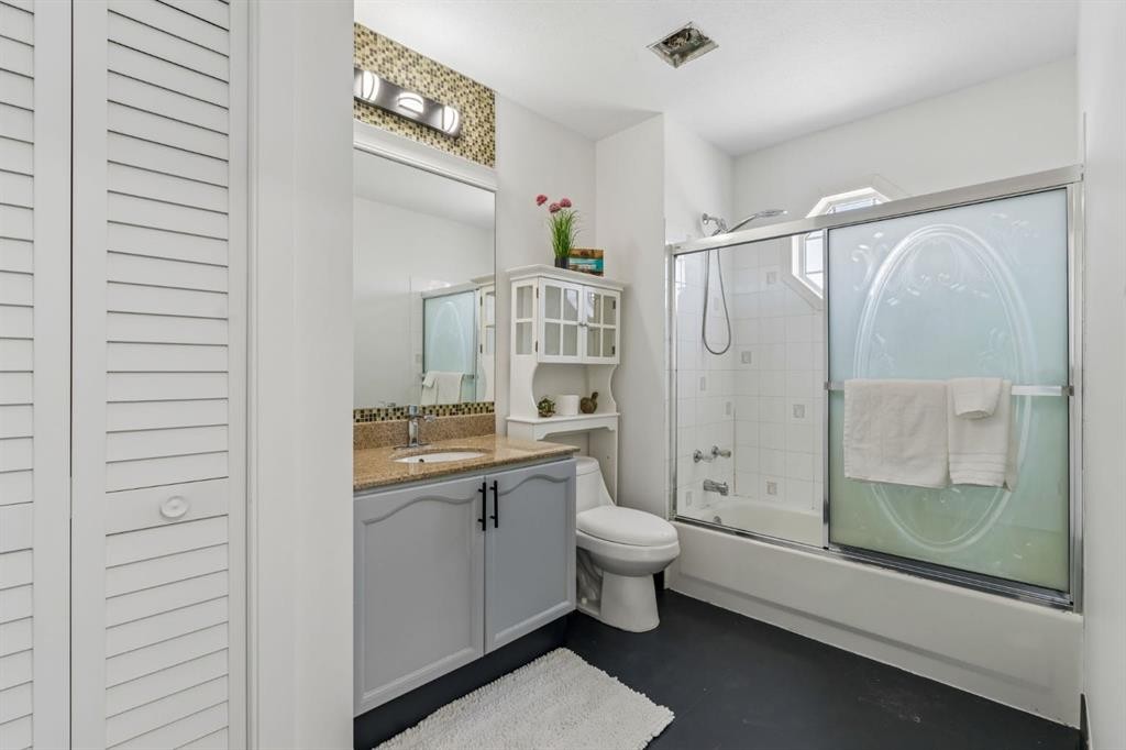 51 San Diego Place Ne, Calgary, AB - Indoor Photo Showing Bathroom
