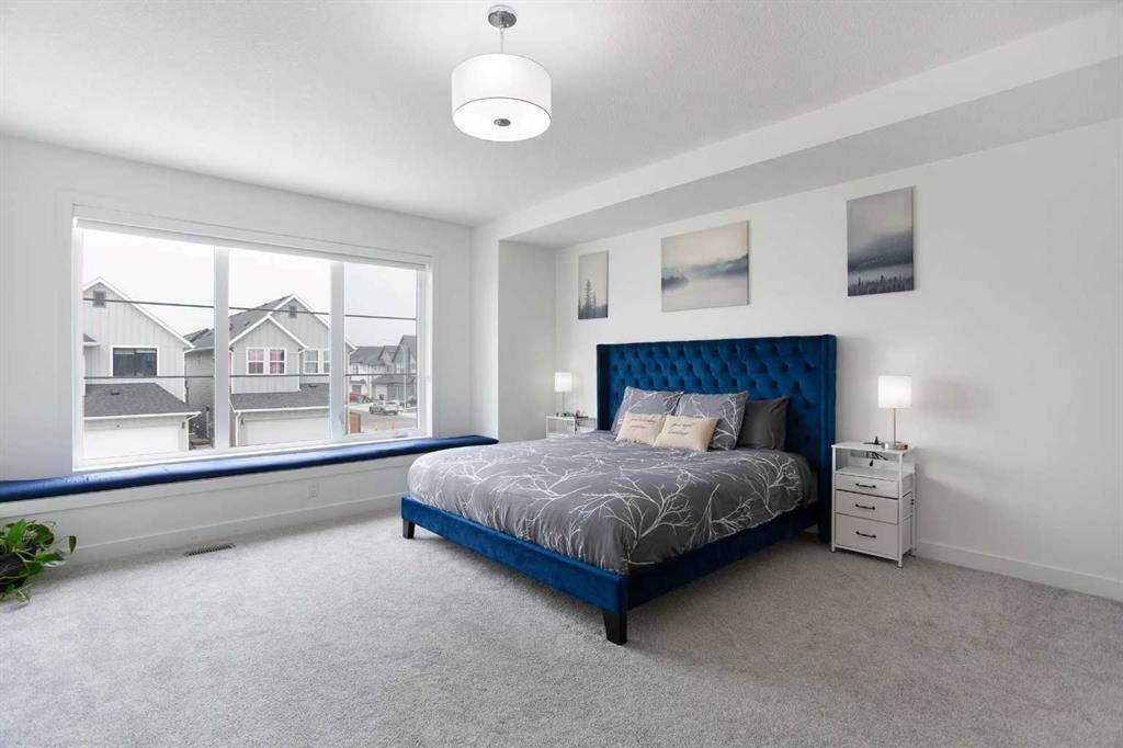 91 Copperhead Grove Se, Calgary, AB - Indoor Photo Showing Bedroom