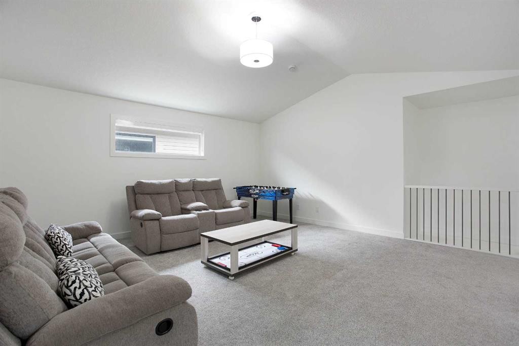 91 Copperhead Grove Se, Calgary, AB - Indoor