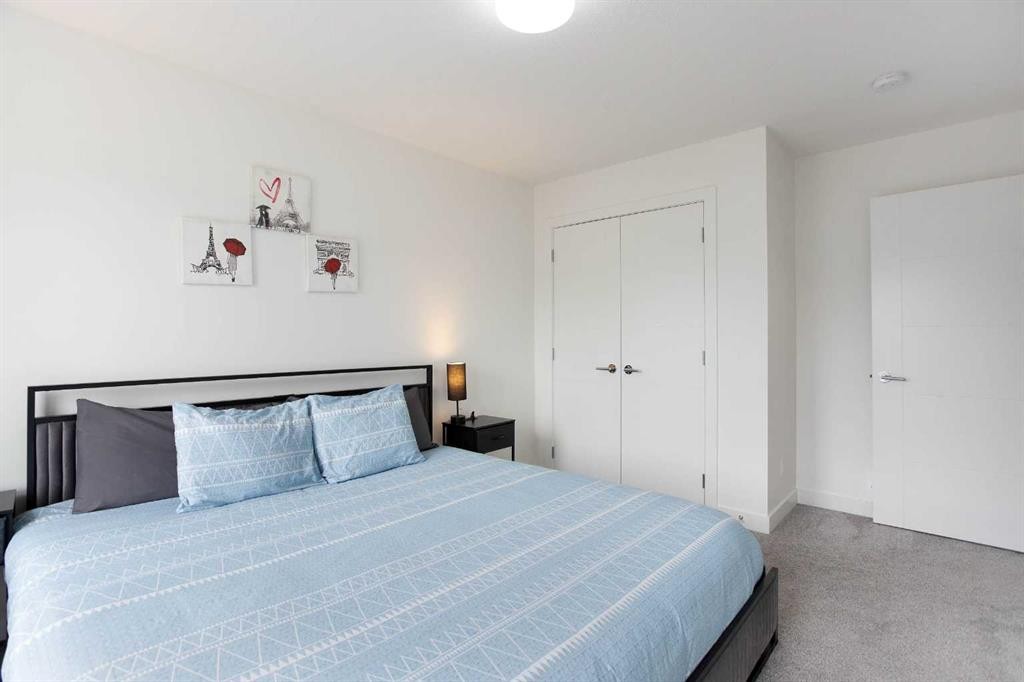 91 Copperhead Grove Se, Calgary, AB - Indoor Photo Showing Bedroom