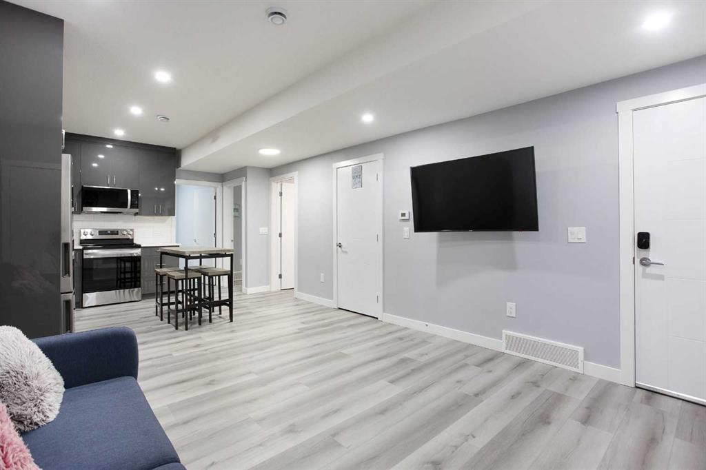 91 Copperhead Grove Se, Calgary, AB - Indoor