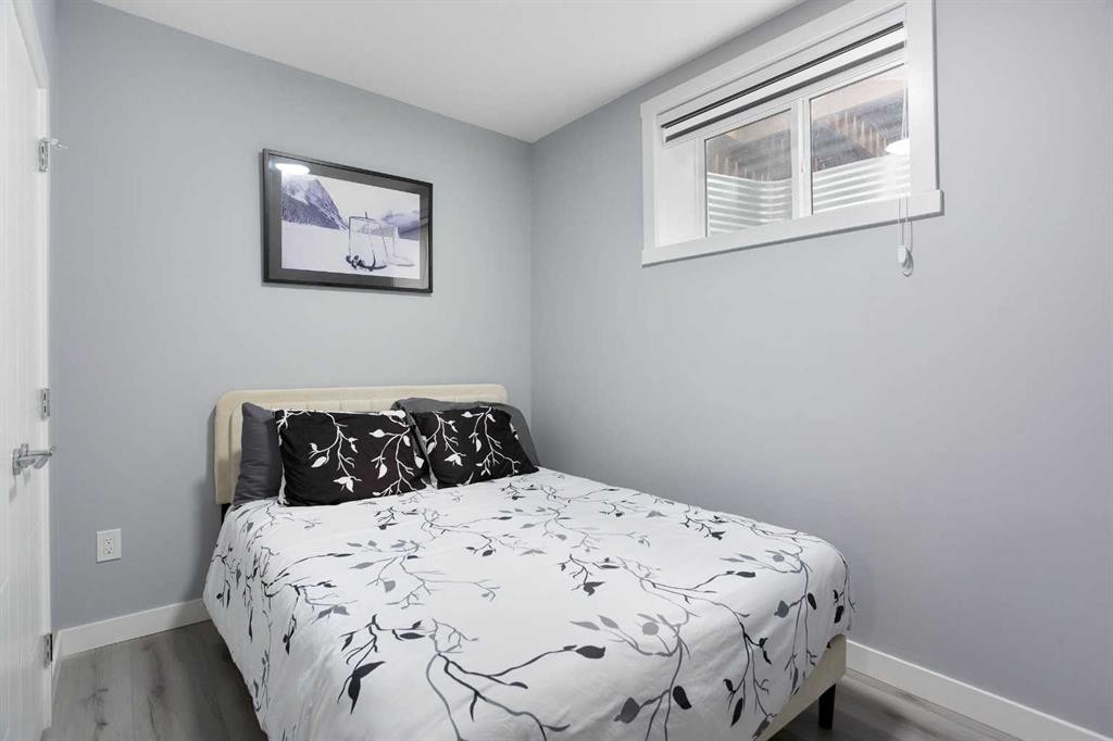 91 Copperhead Grove Se, Calgary, AB - Indoor Photo Showing Bedroom