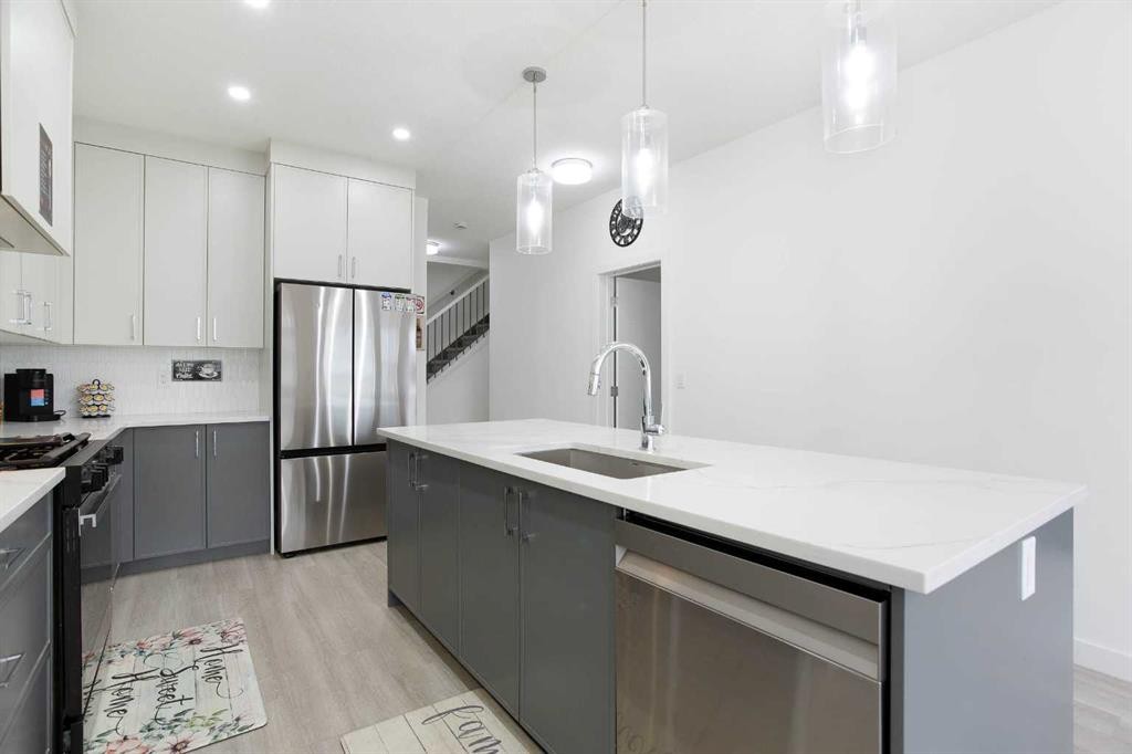 91 Copperhead Grove Se, Calgary, AB - Indoor Photo Showing Kitchen With Upgraded Kitchen