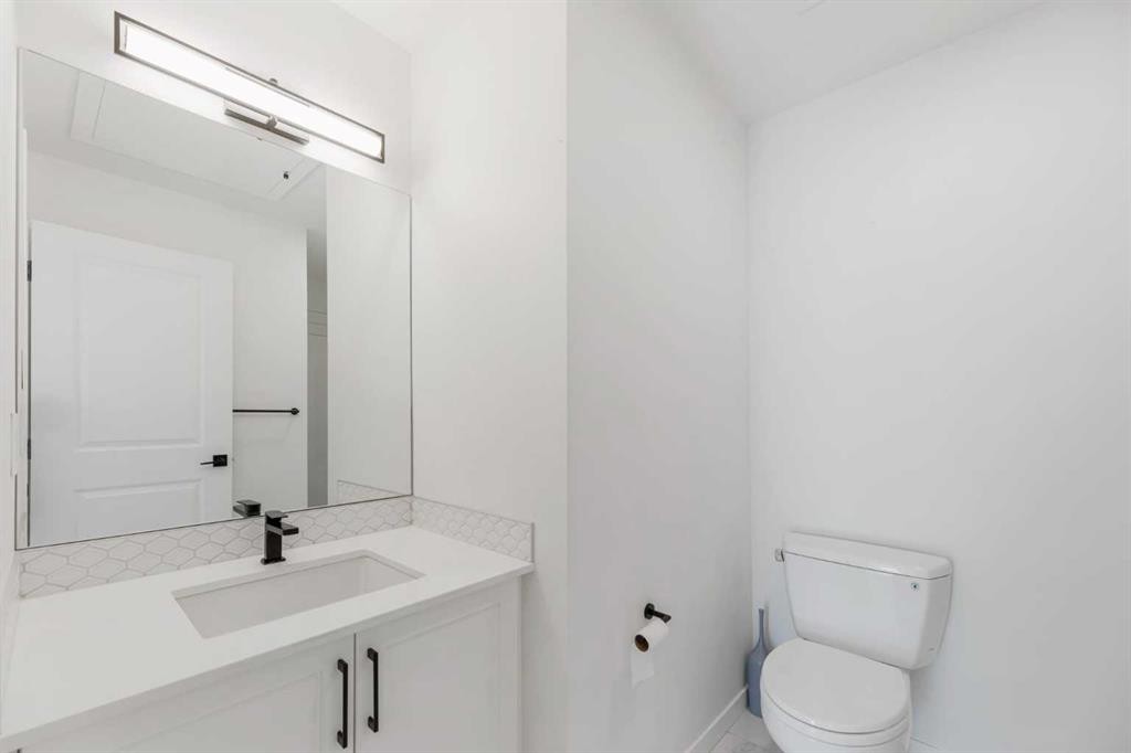3104-3727 Sage Hill Drive Nw, Calgary, AB - Indoor Photo Showing Bathroom
