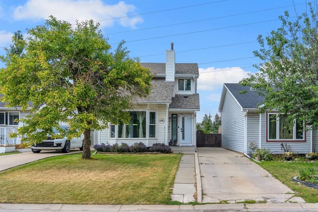 44 Strathclair Rise Sw, Calgary, AB - Outdoor With Facade