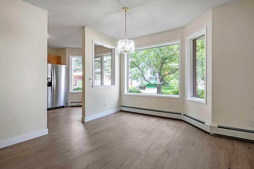 1103-1103 Hawksbrow Point Nw, Calgary, AB - Indoor Photo Showing Other Room