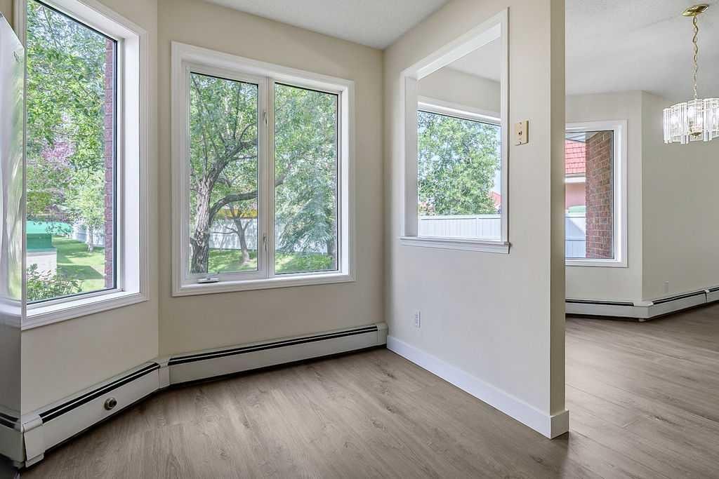 1103-1103 Hawksbrow Point Nw, Calgary, AB - Indoor Photo Showing Other Room