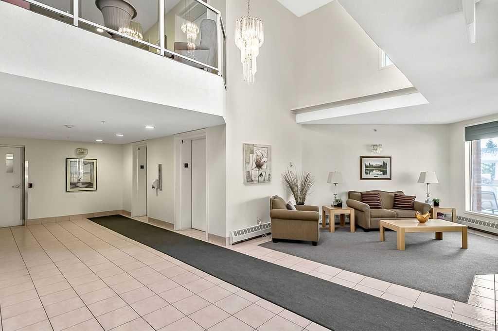 1103-1103 Hawksbrow Point Nw, Calgary, AB - Indoor