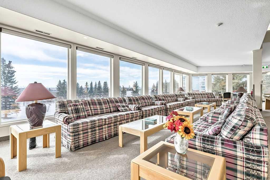 1103-1103 Hawksbrow Point Nw, Calgary, AB - Indoor Photo Showing Living Room