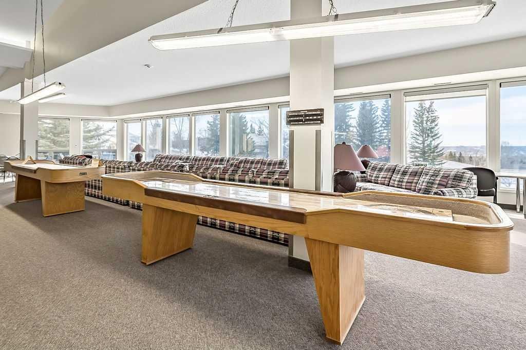 1103-1103 Hawksbrow Point Nw, Calgary, AB - Indoor Photo Showing Other Room