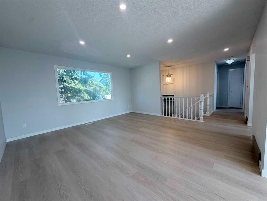 215 Penbrooke Way Se, Calgary, AB - Indoor Photo Showing Other Room