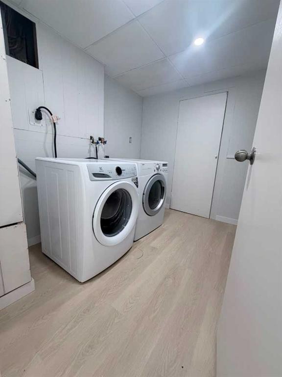 215 Penbrooke Way Se, Calgary, AB - Indoor Photo Showing Laundry Room