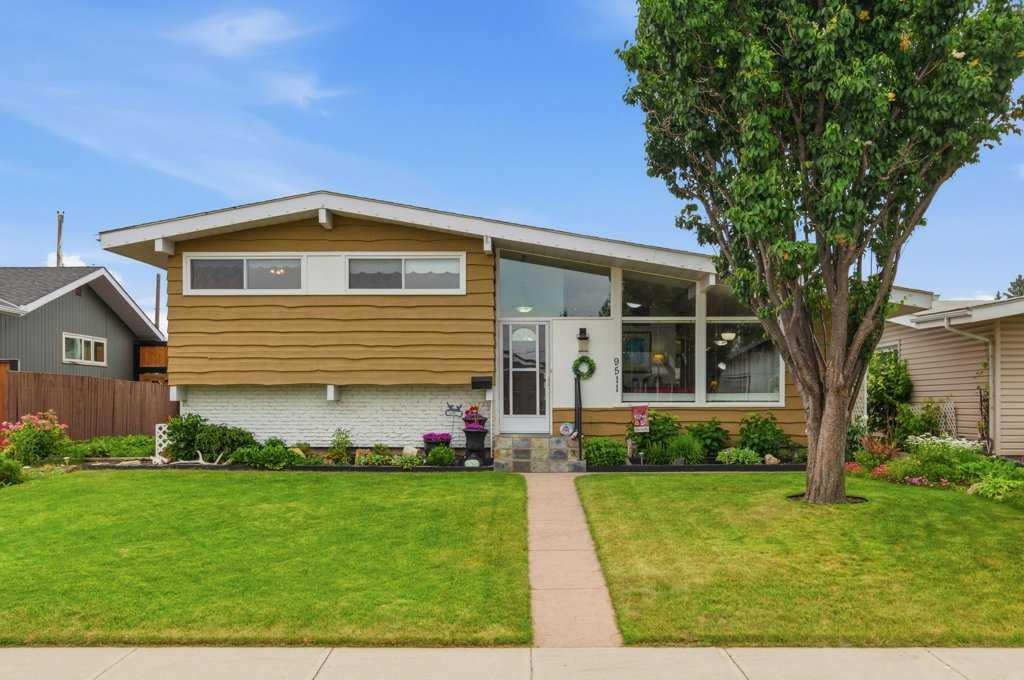 9511 Academy Drive Se, Calgary, AB - Outdoor