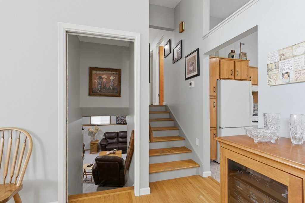 9511 Academy Drive Se, Calgary, AB - Indoor Photo Showing Other Room