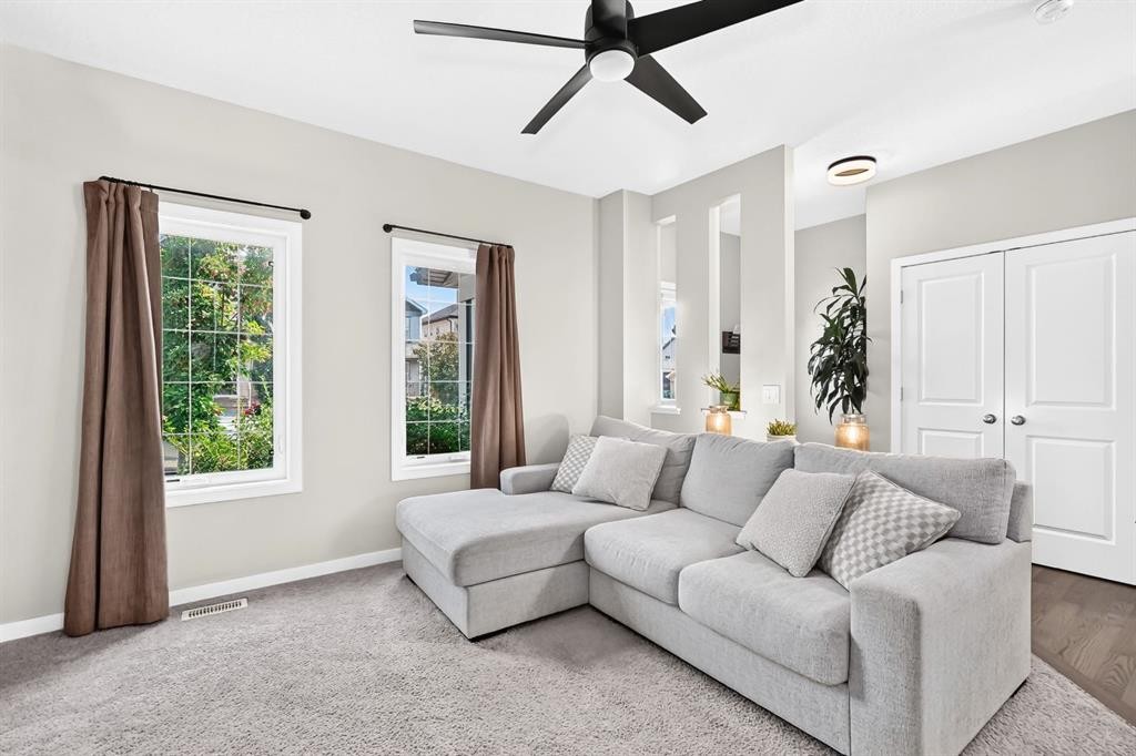 148 Copperpond Parade, Calgary, AB - Indoor Photo Showing Living Room
