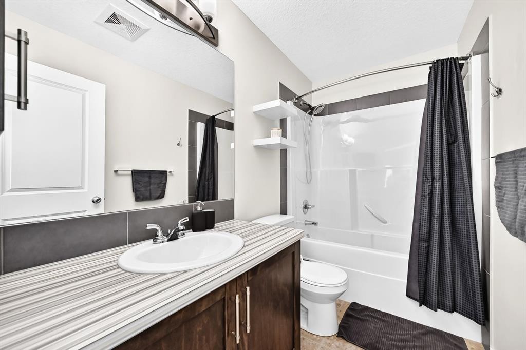 148 Copperpond Parade, Calgary, AB - Indoor Photo Showing Bathroom