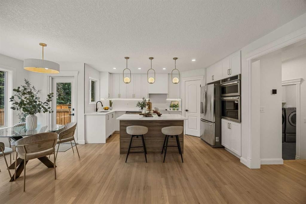 156 Strathridge Place Sw, Calgary, AB - Indoor