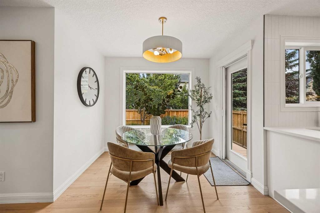 156 Strathridge Place Sw, Calgary, AB - Indoor Photo Showing Dining Room