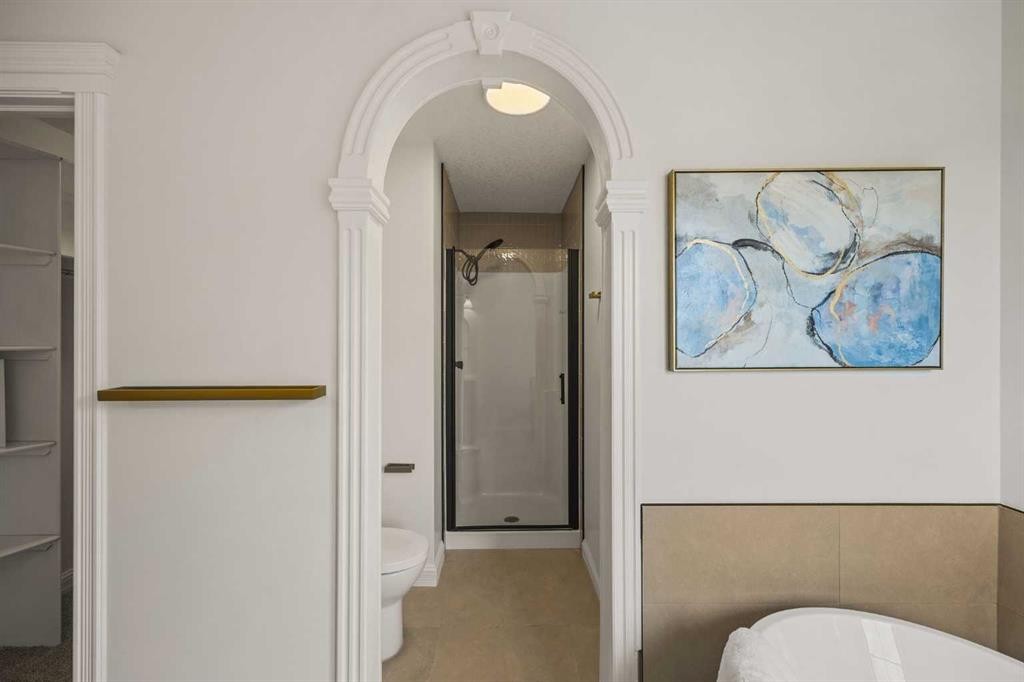 156 Strathridge Place Sw, Calgary, AB - Indoor Photo Showing Bathroom