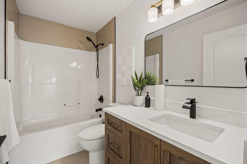 156 Strathridge Place Sw, Calgary, AB - Indoor Photo Showing Bathroom
