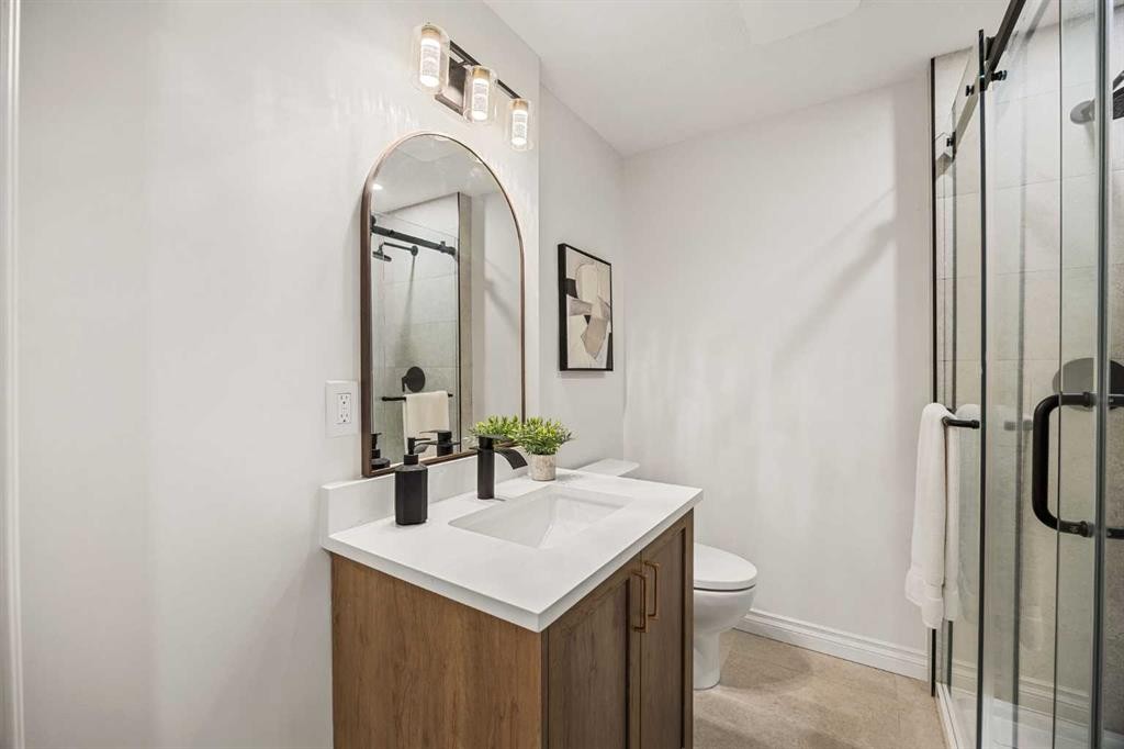 156 Strathridge Place Sw, Calgary, AB - Indoor Photo Showing Bathroom