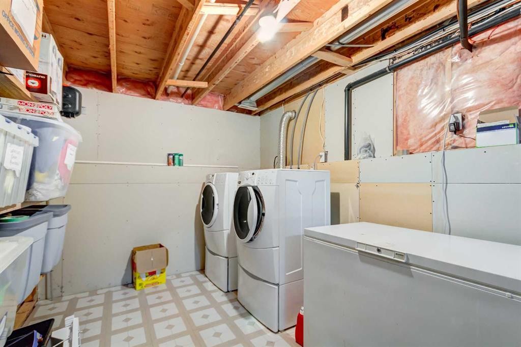 158 Somerset Close Sw, Calgary, AB - Indoor Photo Showing Laundry Room