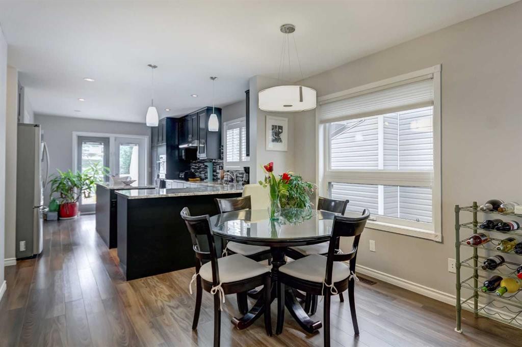 158 Somerset Close Sw, Calgary, AB - Indoor Photo Showing Dining Room