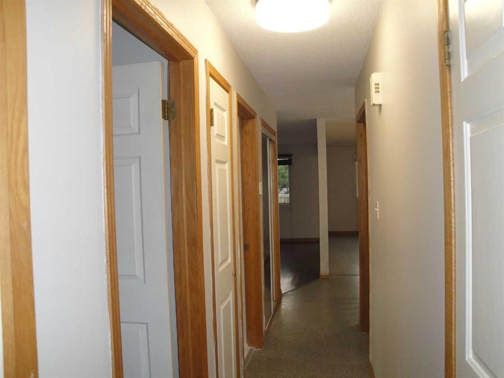 31 Huntford Road Ne, Calgary, AB - Indoor Photo Showing Other Room