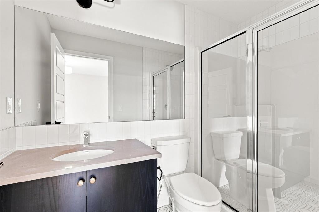40 Fieldstone Close, Balzac, AB - Indoor Photo Showing Bathroom