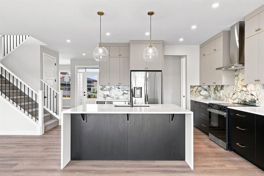 40 Fieldstone Close, Balzac, AB - Indoor Photo Showing Kitchen With Upgraded Kitchen