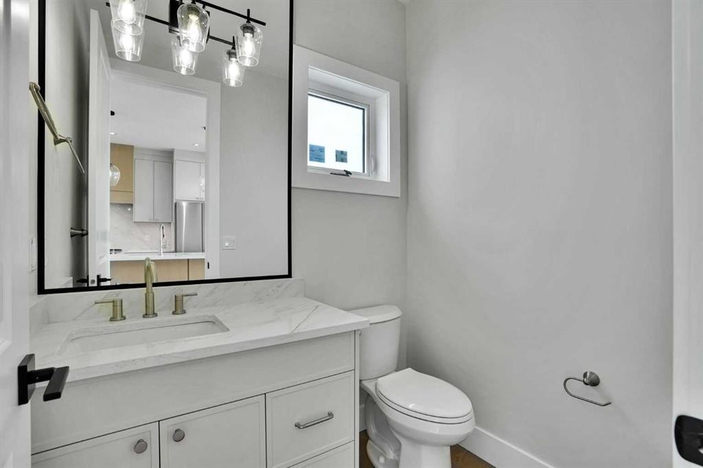 35 Cottageclub Lane, Rural Rocky View County, AB - Indoor Photo Showing Bathroom