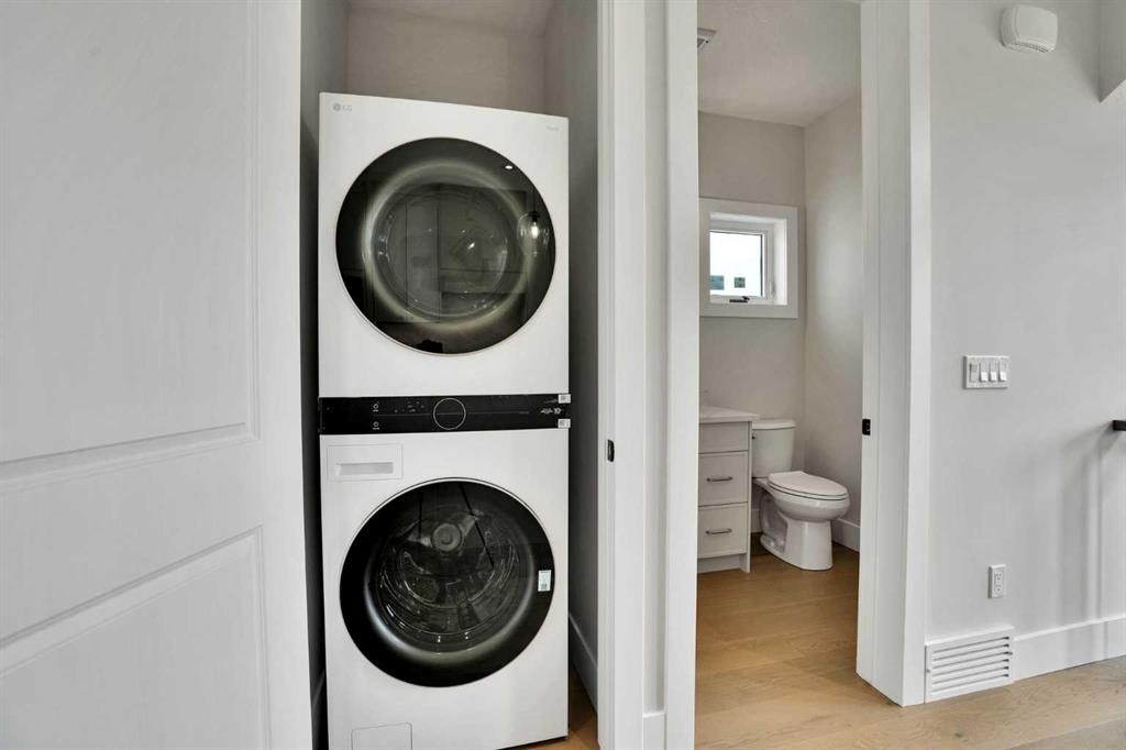 35 Cottageclub Lane, Rural Rocky View County, AB - Indoor Photo Showing Laundry Room