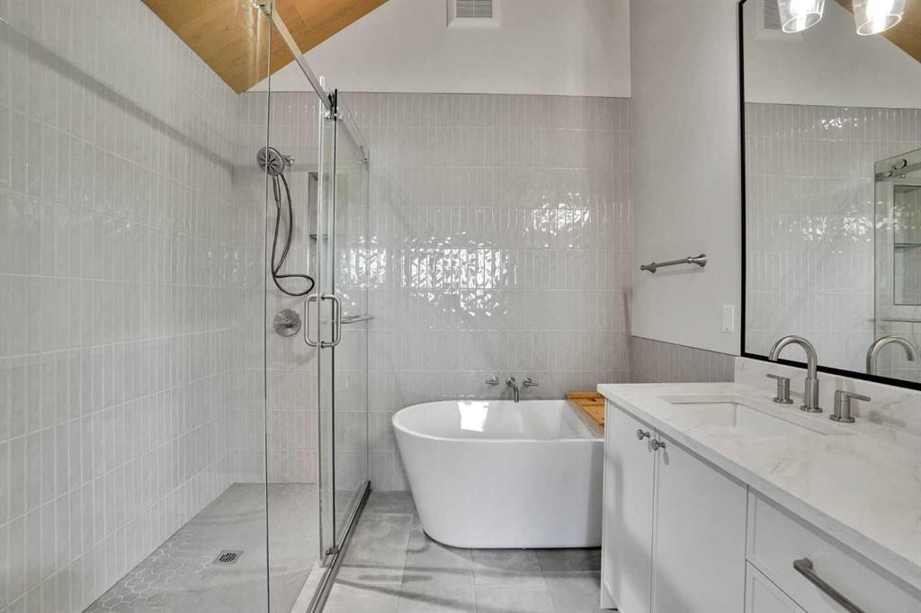 35 Cottageclub Lane, Rural Rocky View County, AB - Indoor Photo Showing Bathroom