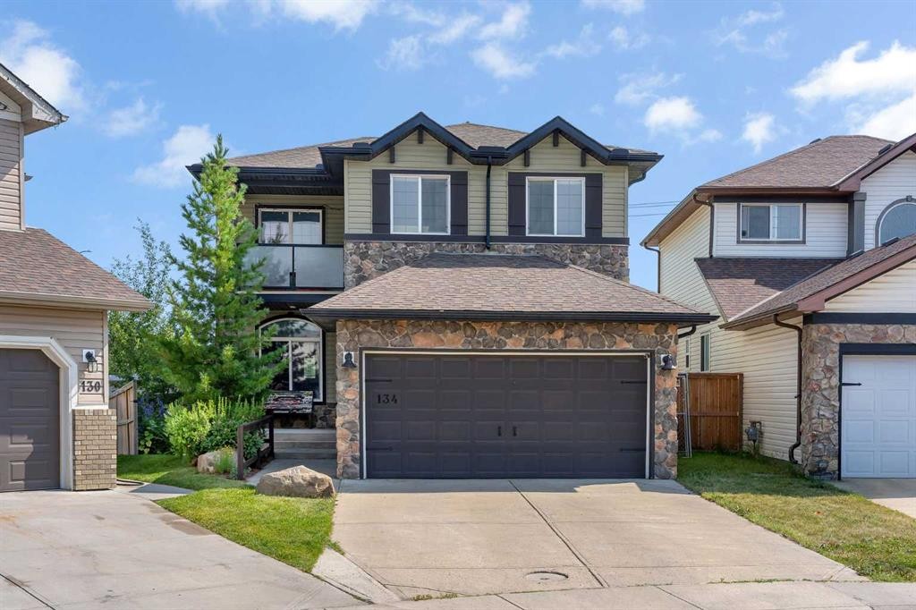 134 Channelside Cove Sw, Airdrie, AB - Outdoor With Facade