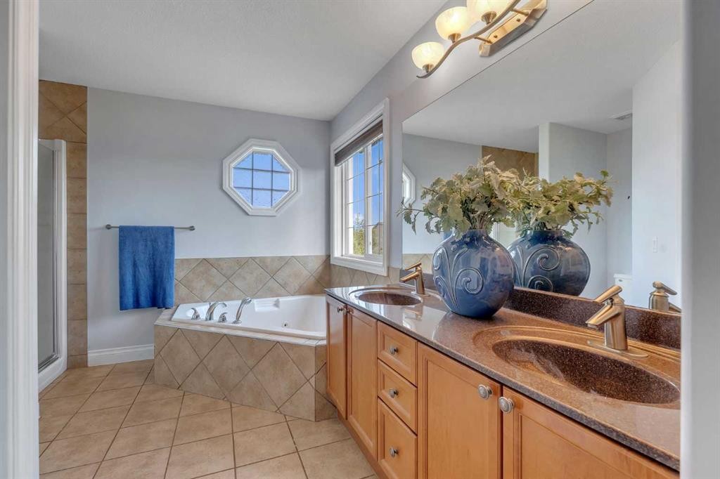 134 Channelside Cove Sw, Airdrie, AB - Indoor Photo Showing Bathroom