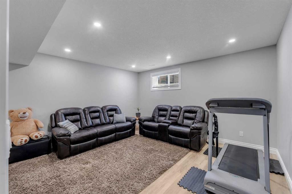134 Channelside Cove Sw, Airdrie, AB - Indoor