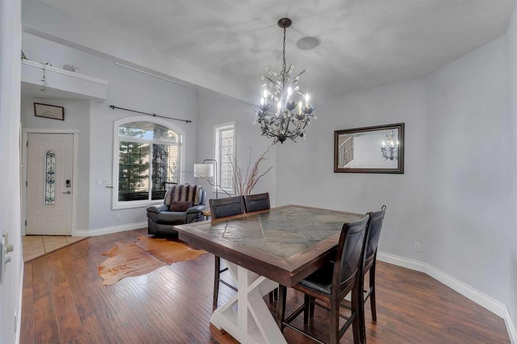 134 Channelside Cove Sw, Airdrie, AB - Indoor Photo Showing Dining Room