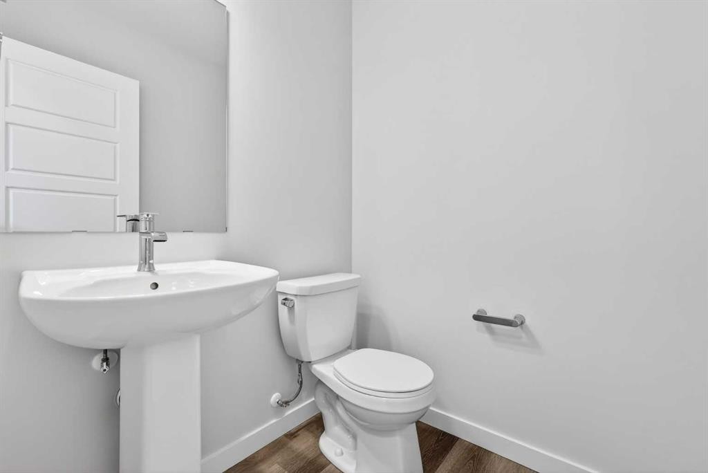 1027-132 Red Embers Link Ne, Calgary, AB - Indoor Photo Showing Bathroom