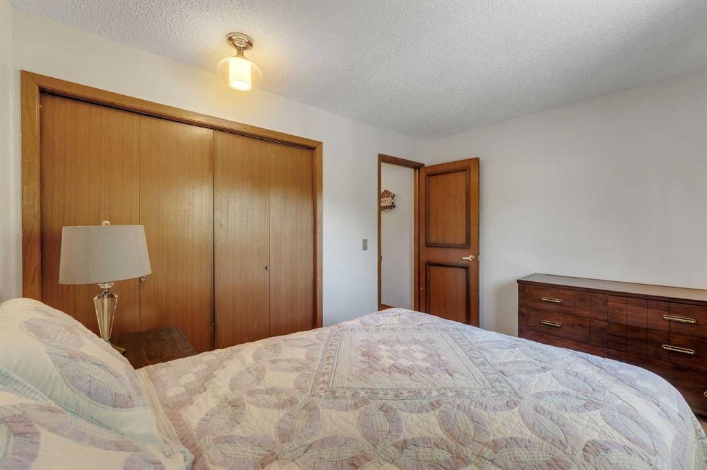 36 Mckerrell Court Se, Calgary, AB - Indoor Photo Showing Bedroom
