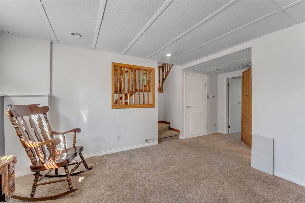36 Mckerrell Court Se, Calgary, AB - Indoor Photo Showing Other Room