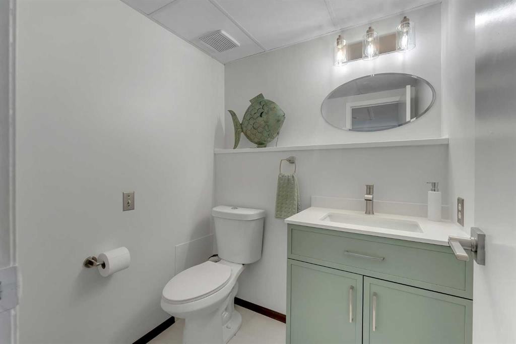 36 Mckerrell Court Se, Calgary, AB - Indoor Photo Showing Bathroom
