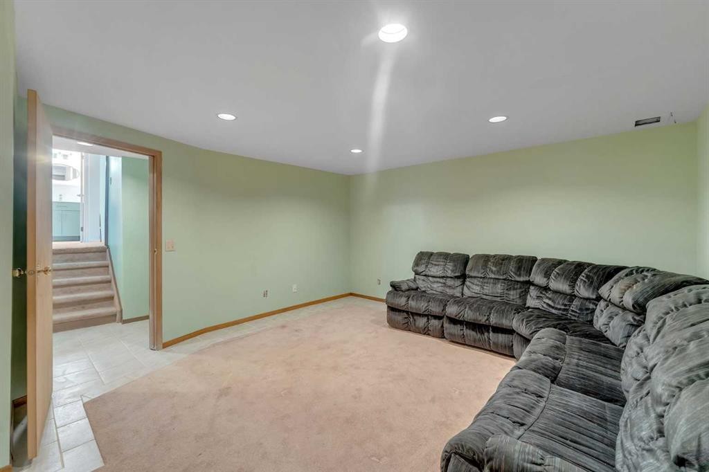 36 Mckerrell Court Se, Calgary, AB - Indoor