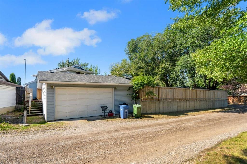 36 Mckerrell Court Se, Calgary, AB - Outdoor