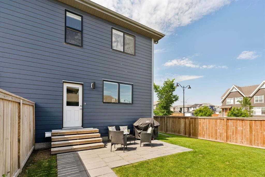 40 Magnolia Parade Se, Calgary, AB - Outdoor With Exterior