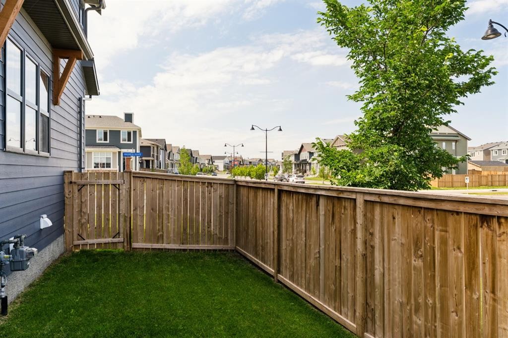 40 Magnolia Parade Se, Calgary, AB - Outdoor