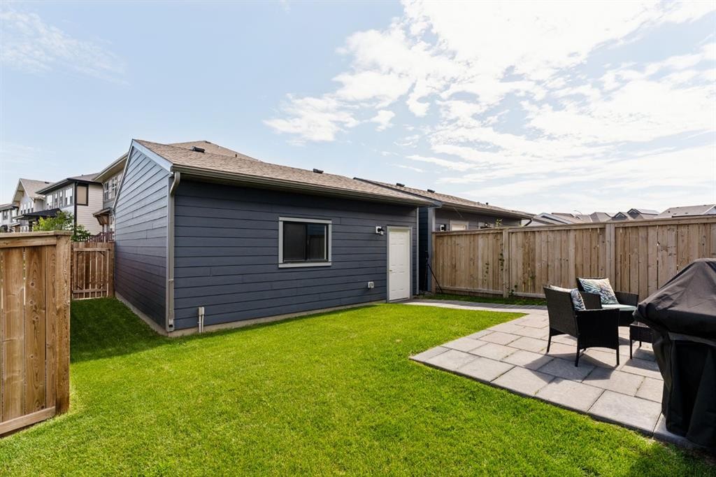 40 Magnolia Parade Se, Calgary, AB - Outdoor