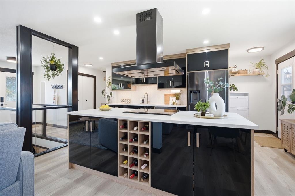 180 Huntford Road Ne, Calgary, AB - Indoor Photo Showing Kitchen With Upgraded Kitchen