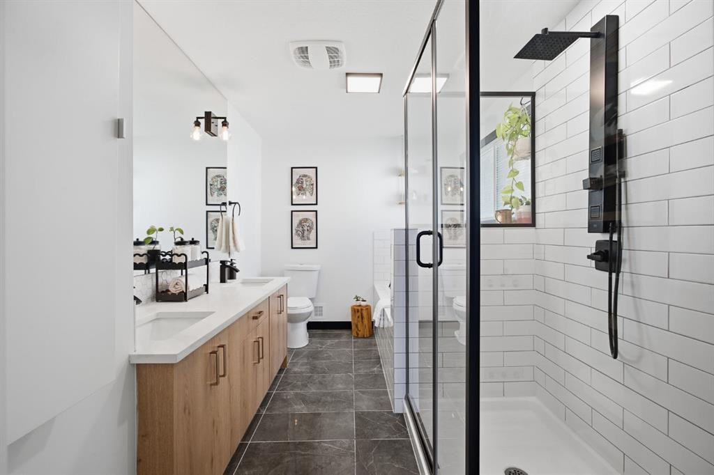 180 Huntford Road Ne, Calgary, AB - Indoor Photo Showing Bathroom